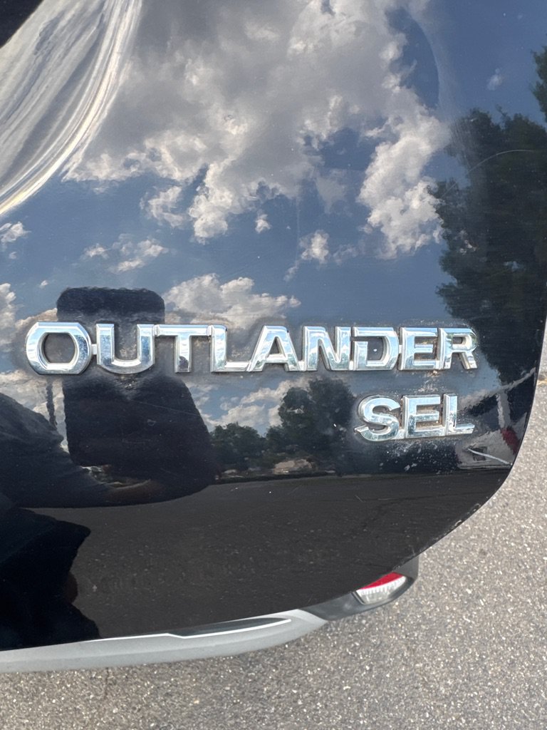 Used 2019 Mitsubishi Outlander SEL FWD image 16