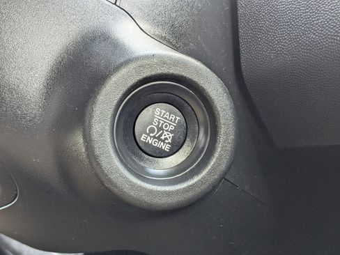 Used 2025 RAM ProMaster 2500 w/ Convenience Group image 29