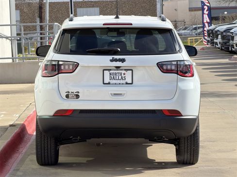 New 2026 Jeep Compass Latitude image 6