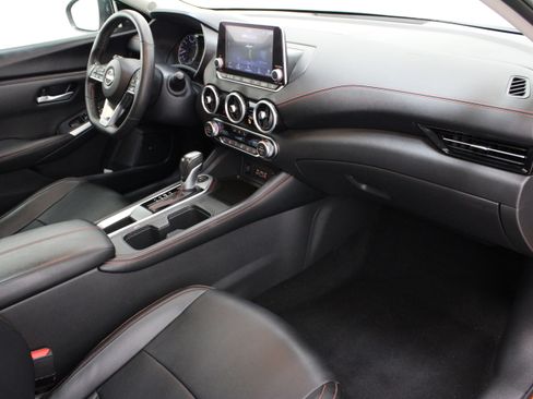 Used 2025 Nissan Sentra SR w/ SR Premium Package FWD image 36