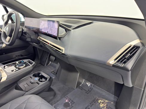 Used 2023 BMW iX xDrive50 w/ Sport Package image 14