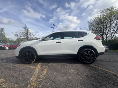Used 2020 Nissan Rogue S AWD/4WD image 2