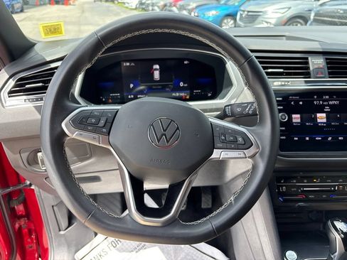 Used 2022 Volkswagen Tiguan SE AWD/4WD image 22
