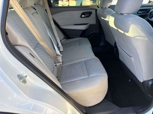 Used 2023 Nissan Rogue SV image 12