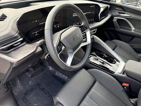 New 2025 Audi Q5 Premium Plus image 24