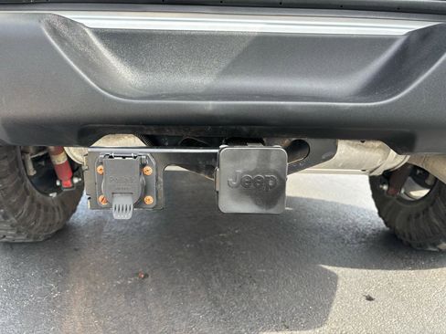 Used 2023 Jeep Wrangler Unlimited Sport AWD/4WD image 12