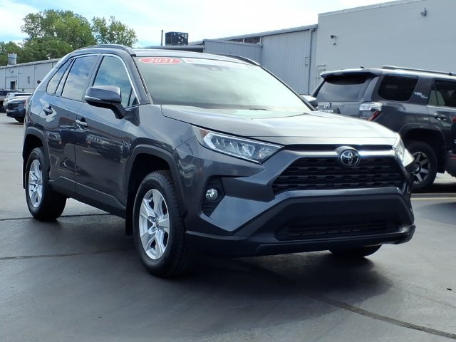 Certified 2021 Toyota RAV4 XLE w/ Convenience Package AWD/4WD image 3