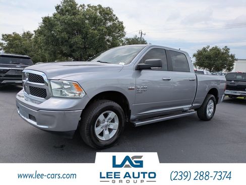 Used 2020 RAM 1500 Classic SLT w/ Luxury Group RWD image 6