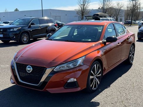 Used 2021 Nissan Altima 2.5 SR w/ SR Premium Package image 4