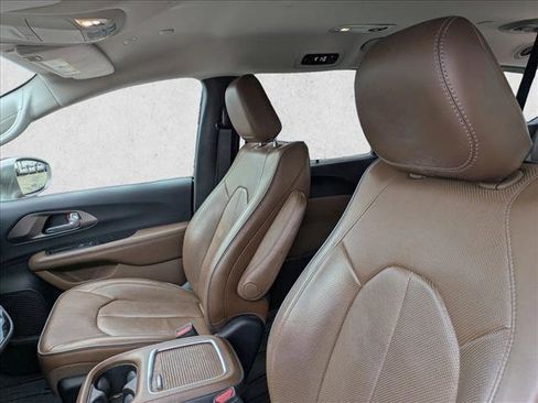 Used 2018 Chrysler Pacifica Limited w/ Advanced Safetytec Group image 10