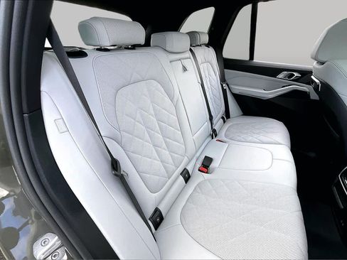 Used 2026 BMW X5 sDrive40i w/ M Sport Package RWD image 19