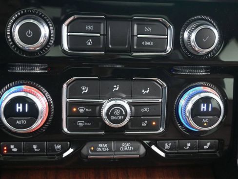 Used 2023 GMC Yukon XL Denali Ultimate w/ LPO, Floor Liner Package AWD/4WD image 25