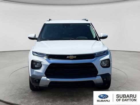 Used 2021 Chevrolet TrailBlazer LT w/ Convenience Package FWD image 2