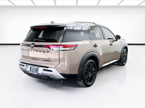 Used 2023 Nissan Pathfinder Platinum w/ Black Appearance Package FWD image 4