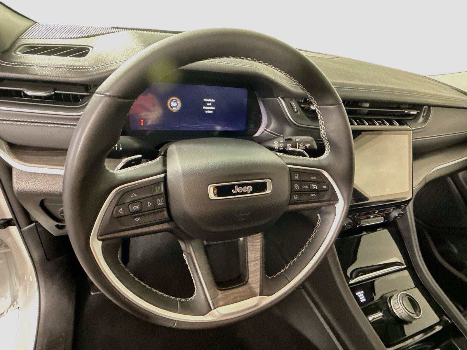 Used 2023 Jeep Grand Cherokee L Limited AWD/4WD image 6
