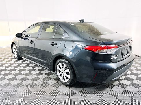 Used 2022 Toyota Corolla LE image 5