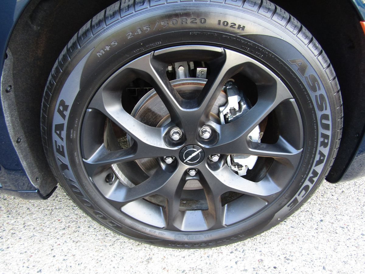 Used 2025 Chrysler Pacifica Limited FWD image 32
