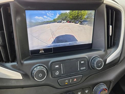 Used 2023 GMC Terrain SLT FWD image 23