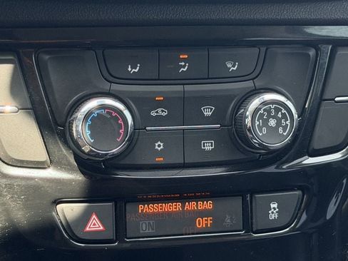 Used 2020 Buick Encore Preferred w/ Safety Package FWD image 17
