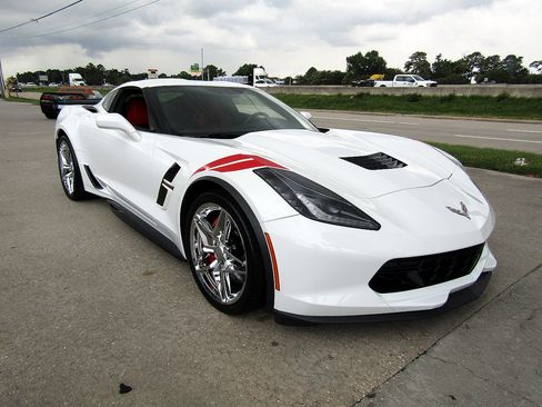 Used 2018 Chevrolet Corvette Grand Sport RWD image 3