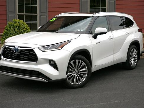 Used 2021 Toyota Highlander Platinum AWD/4WD image 1