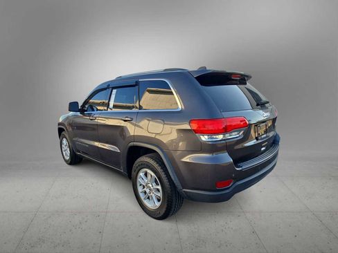 Used 2019 Jeep Grand Cherokee Laredo image 6