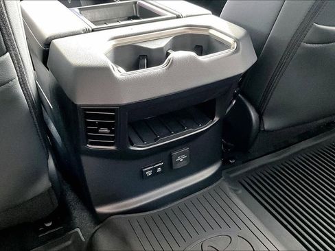 Used 2026 Toyota Tundra Limited AWD/4WD image 12