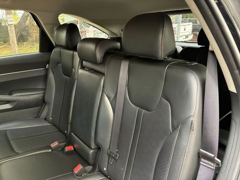 Used 2024 Kia Sorento S FWD image 37