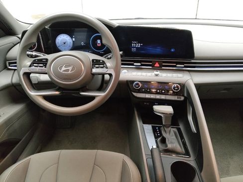 Used 2024 Hyundai Elantra SEL image 22