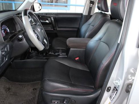 Used 2018 Toyota 4Runner TRD Off-Road Premium AWD/4WD image 19