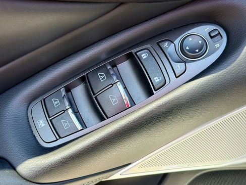 Used 2022 INFINITI Q50 Sensory image 18