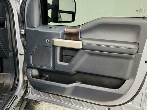 Used 2022 Ford F350 Lariat w/ Black Appearance Package image 22