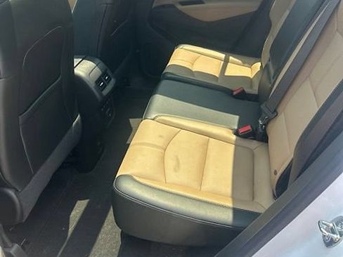 Used 2023 Chevrolet Equinox Premier AWD/4WD image 6