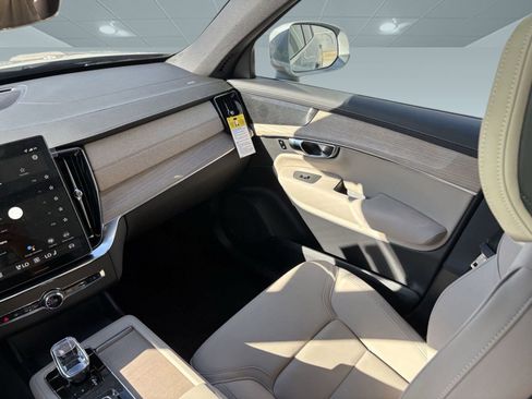 New 2026 Volvo XC90 B6 Plus w/ Protection Package Premier image 25