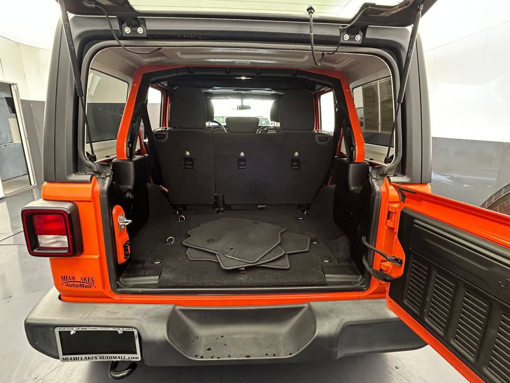 Used 2018 Jeep Wrangler Unlimited Sport AWD/4WD image 11