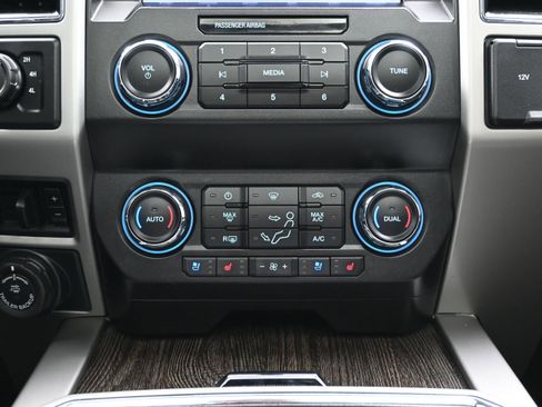 Used 2021 Ford F250 Lariat AWD/4WD image 38