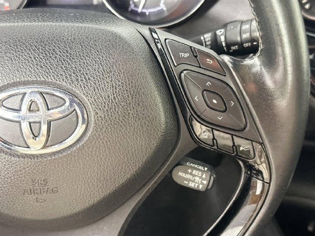 Used 2018 Toyota C-HR XLE FWD image 16