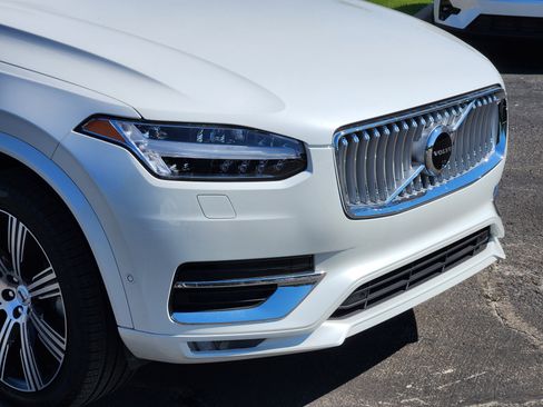 Certified 2025 Volvo XC90 B6 Plus w/ Protection Package Premier image 13