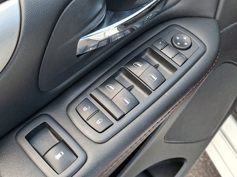 Used 2019 Dodge Grand Caravan GT FWD image 14