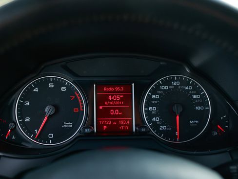 Used 2011 Audi Q5 2.0T Premium image 28