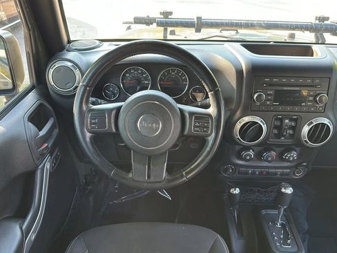 Used 2015 Jeep Wrangler Unlimited Sahara AWD/4WD image 24