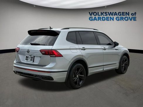Used 2023 Volkswagen Tiguan SE R-Line FWD image 7