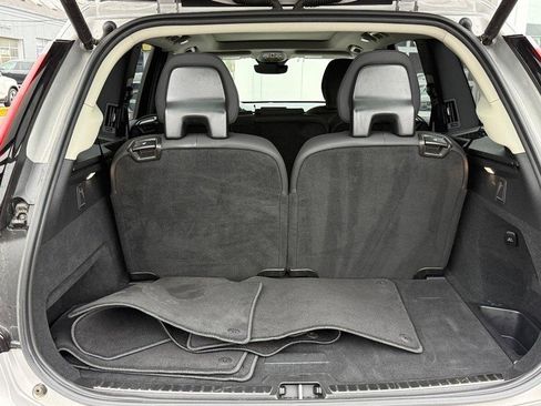 Used 2025 Volvo XC90 B5 Plus image 5