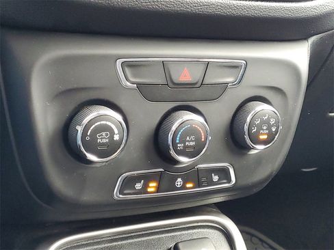 Used 2018 Jeep Compass Latitude w/ Cold Weather Group image 23