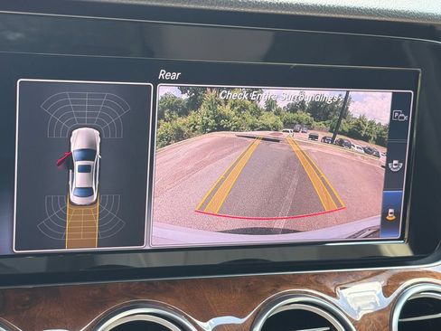 Used 2018 Mercedes-Benz E 300 image 33