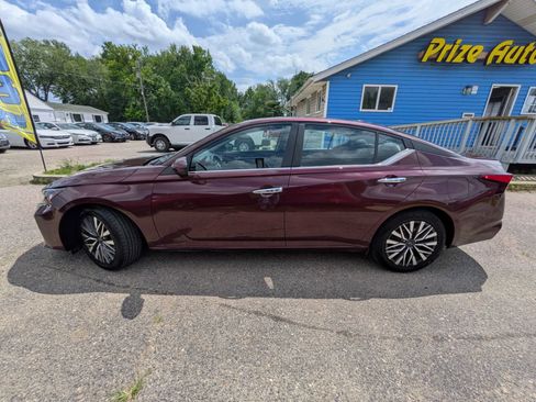 Used 2023 Nissan Altima 2.5 SV FWD image 3