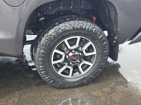 Used 2015 Toyota Tundra Limited w/ Limited Premium Package AWD/4WD image 10