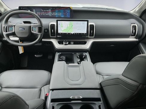 New 2026 Ford Expedition Active image 7