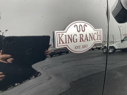 Used 2017 Ford Expedition EL King Ranch image 39