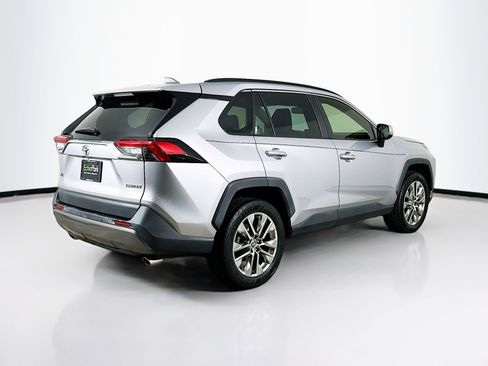 Used 2020 Toyota RAV4 Limited image 9